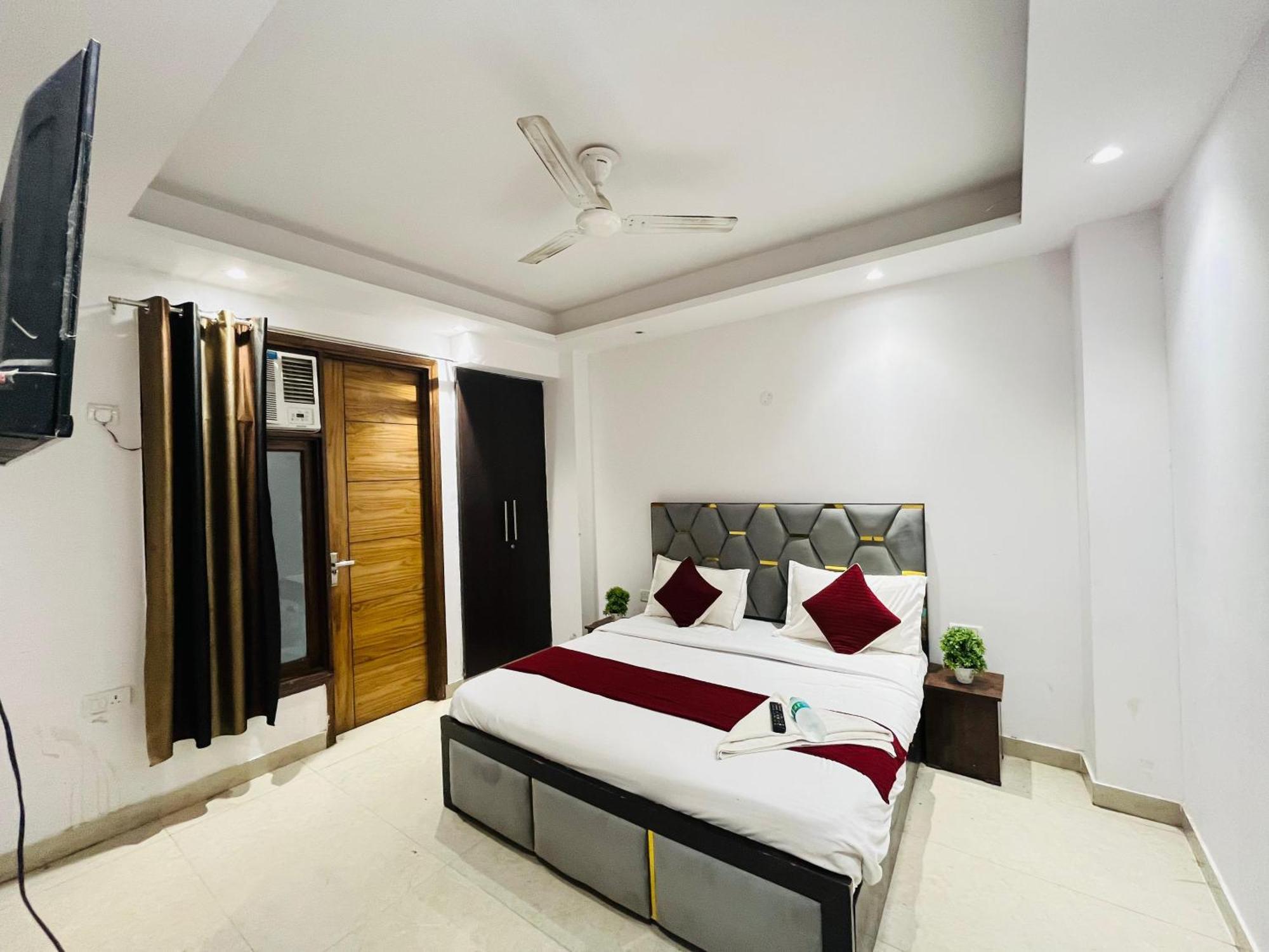 Seven Near Dlf Avenue Hotel New Delhi