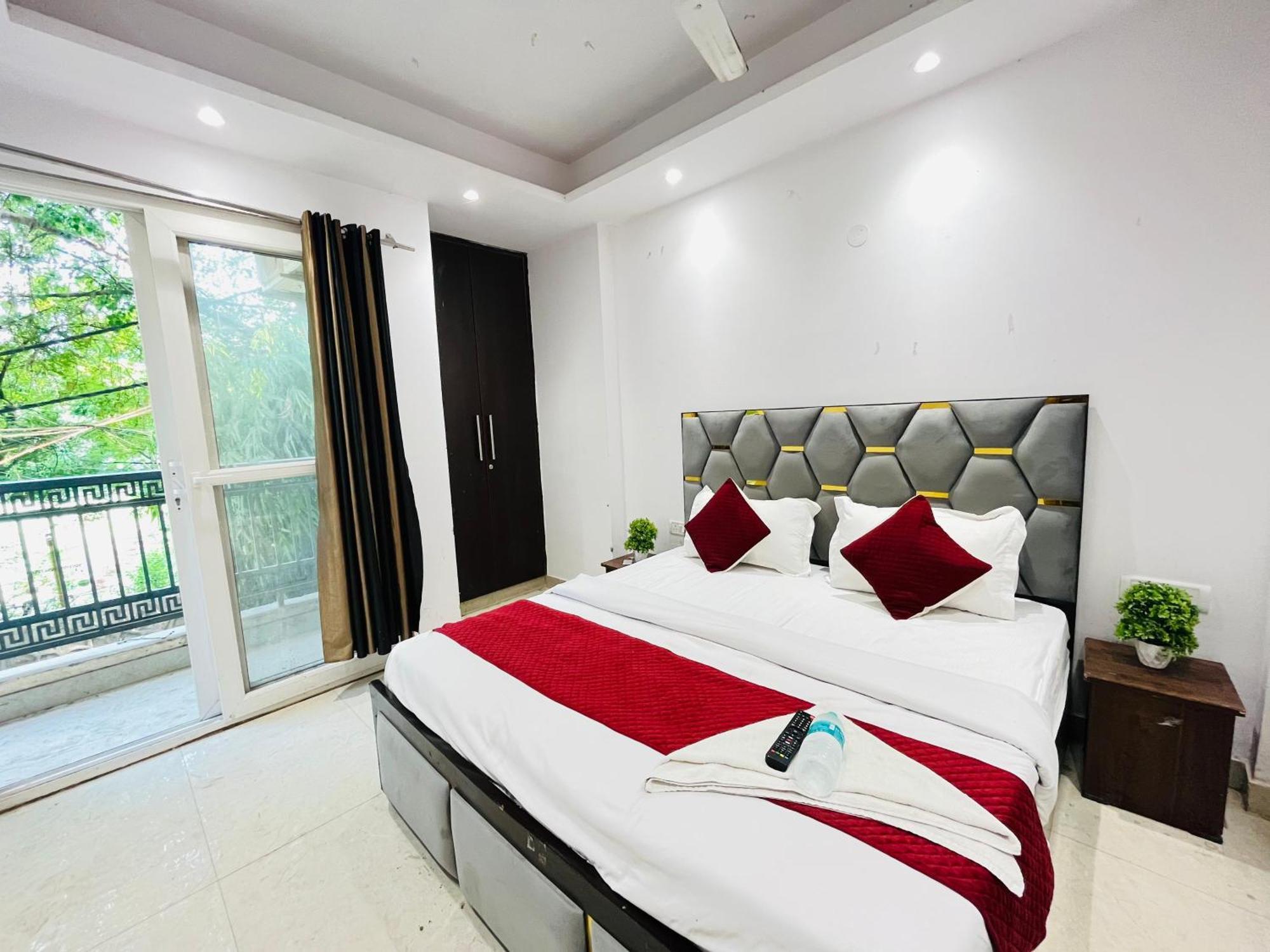 Seven Near Dlf Avenue 3*