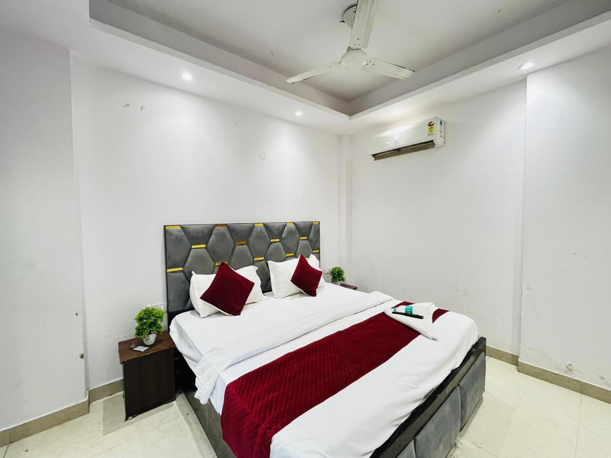 Seven Near Dlf Avenue 3*